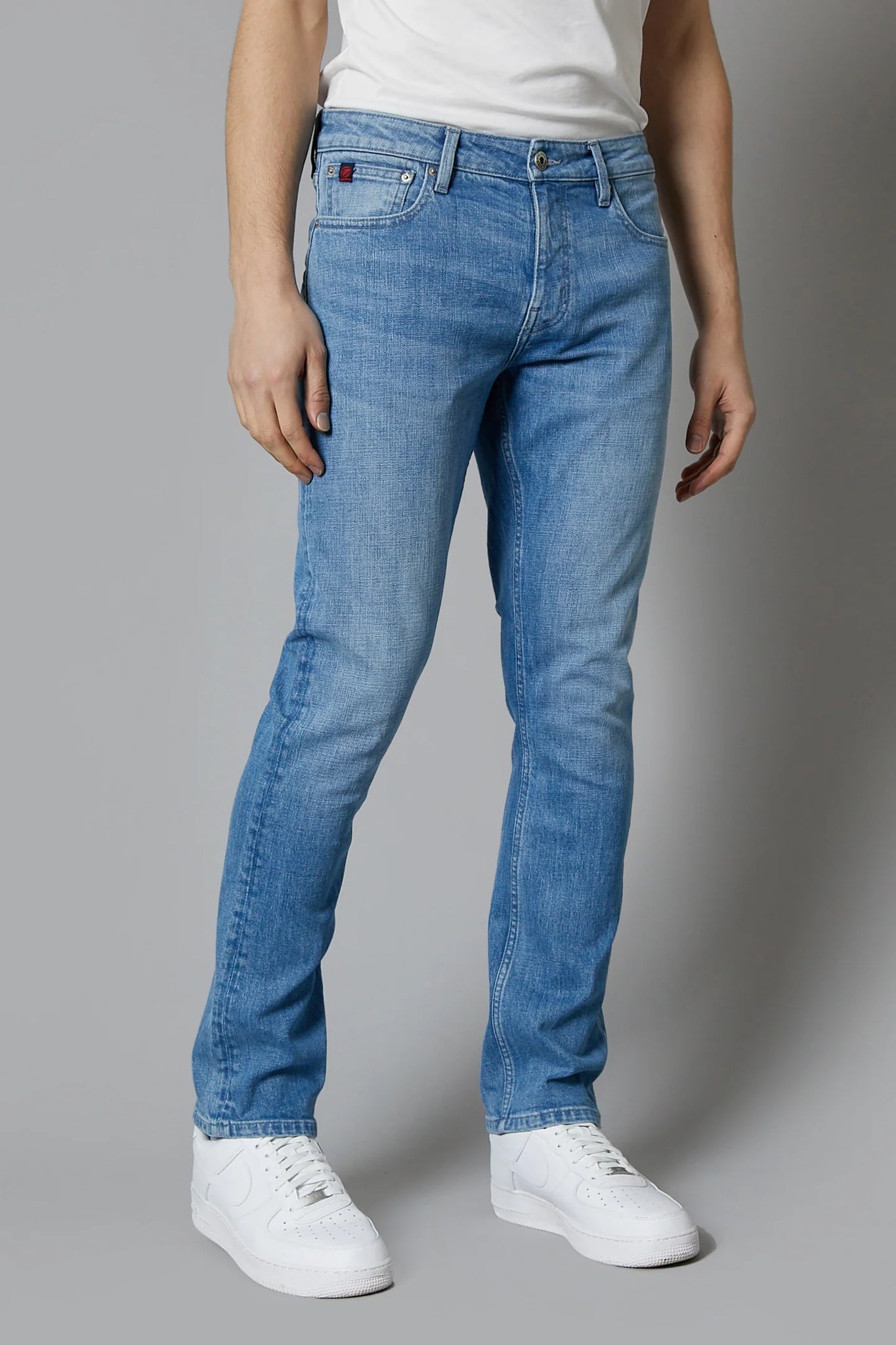 ALASKA Straight Jeans / Light Blue